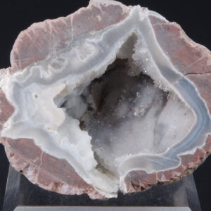 Demie Géode d'Agate avec Quartz des USA